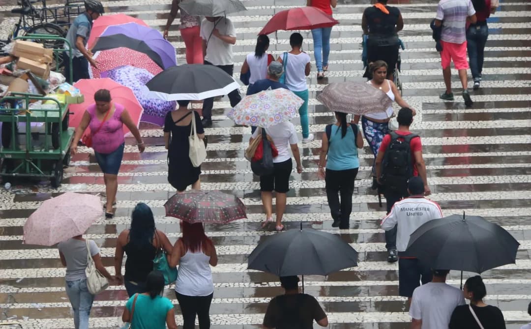 Frente fria traz temporais e granizo a São Paulo