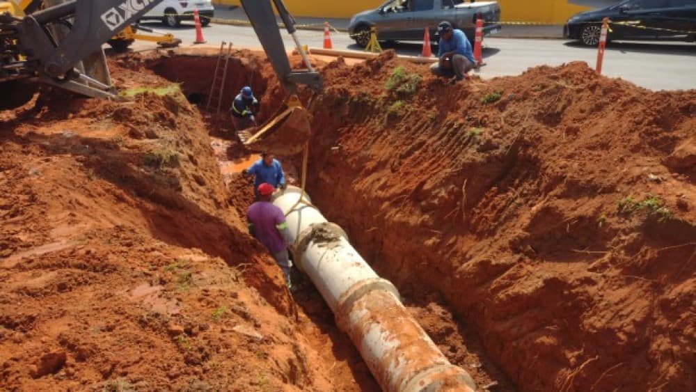 Reparo de microdrenagem na Avenida 14 de Setembro