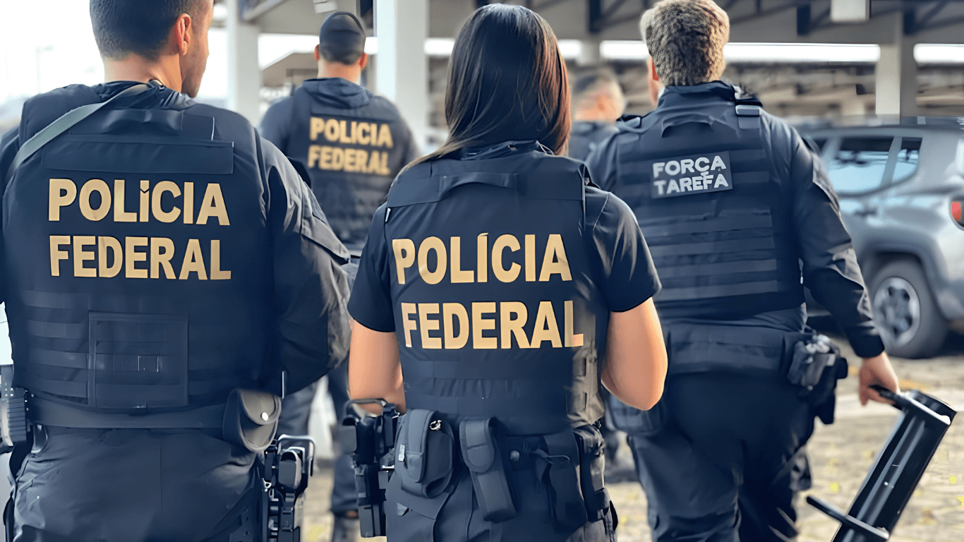 PF cumpre 49 mandados em investigação sobre filme de Bolsonaro