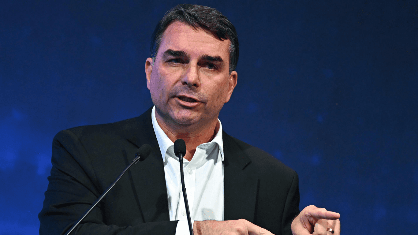 Flávio acusa Judiciário de interferência no debate eleitoral