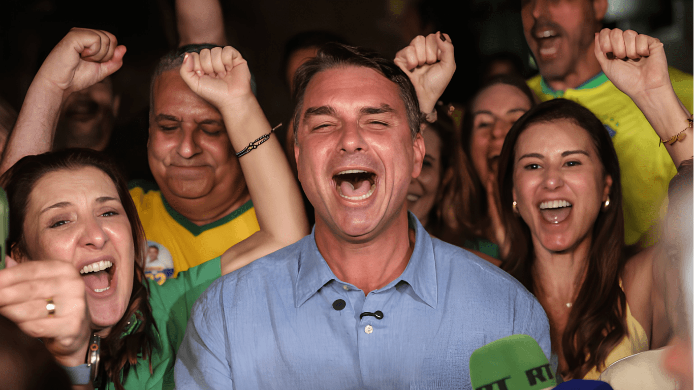 Urnas contrariam pesquisas e colocam Flávio Bolsonaro à frente de Lula