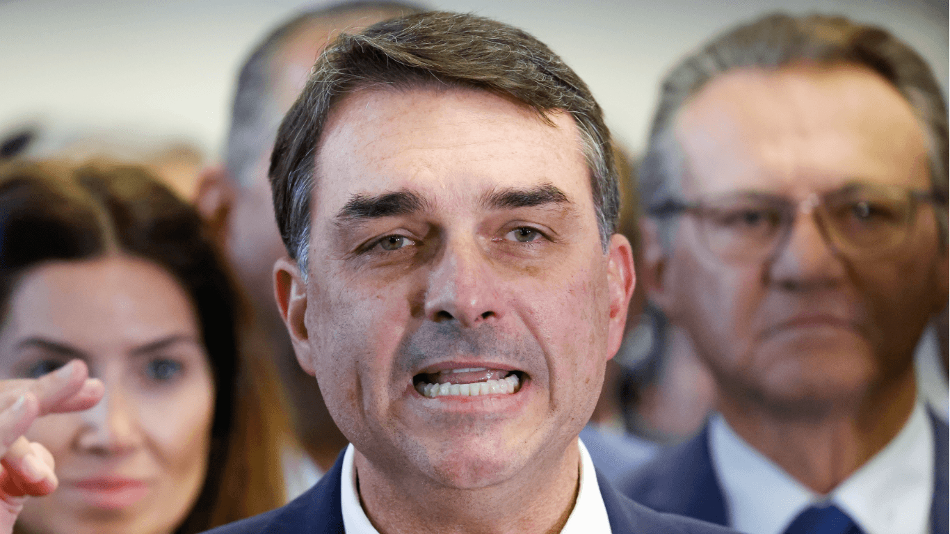 Caso Dark Horse levanta questão constitucional sobre Flávio Bolsonaro