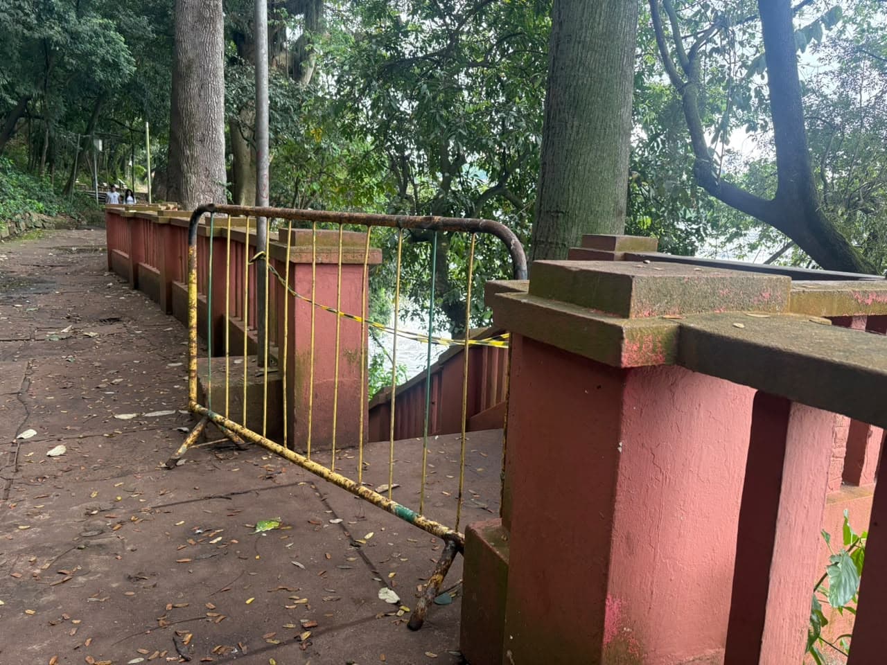 Parte do Mirante é interditada após afundamento próximo à margem do Rio Piracicaba