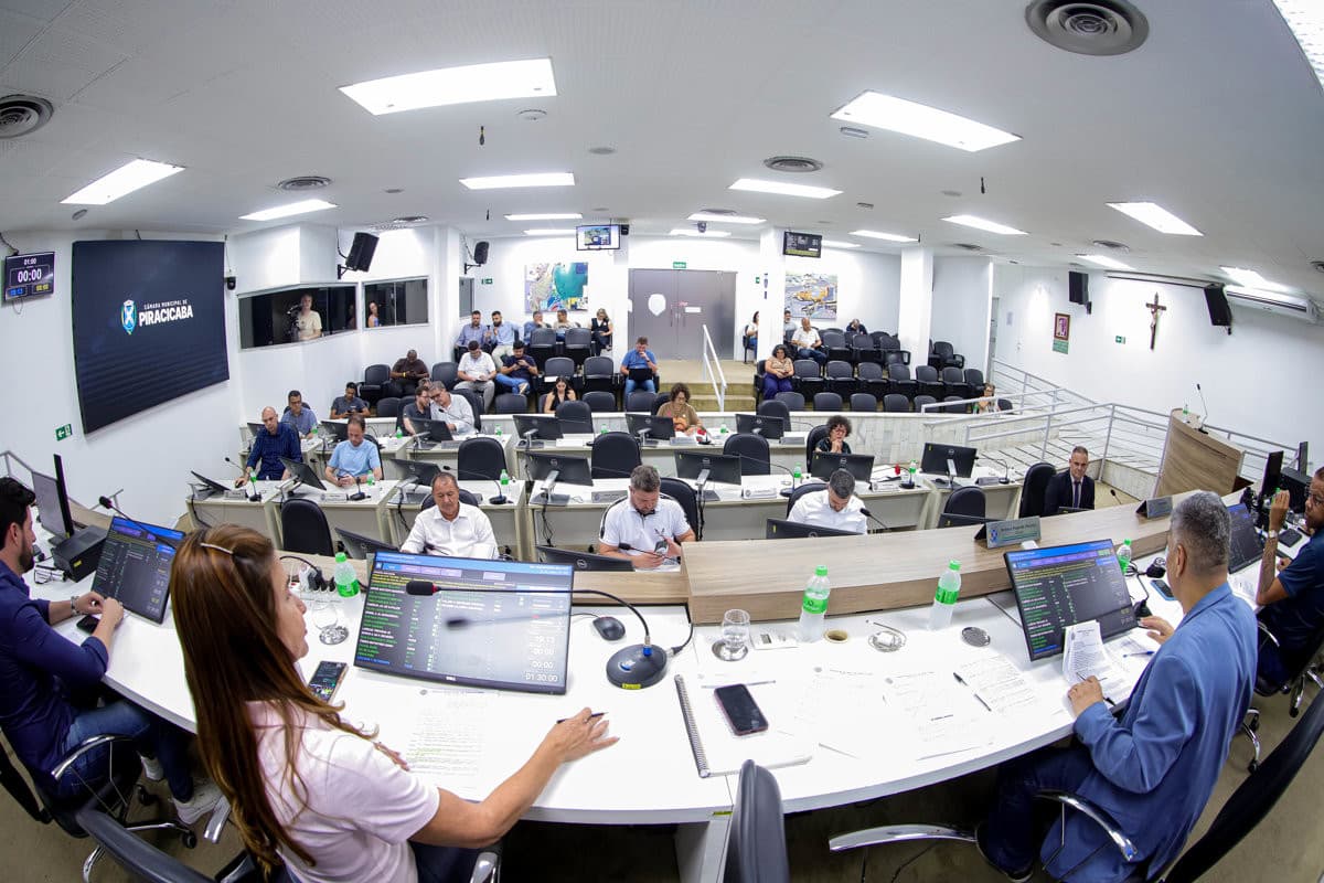 Câmara analisa prioridade para irmãos na mesma escola e qualificação profissional