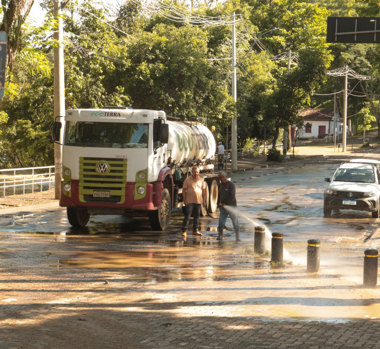 Rio Piracicaba baixa para 4,68 metros e Prefeitura realiza limpeza após enchente