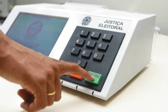 Três paulistas estão entre os 100 candidatos que mais colocaram dinheiro próprio nas campanhas