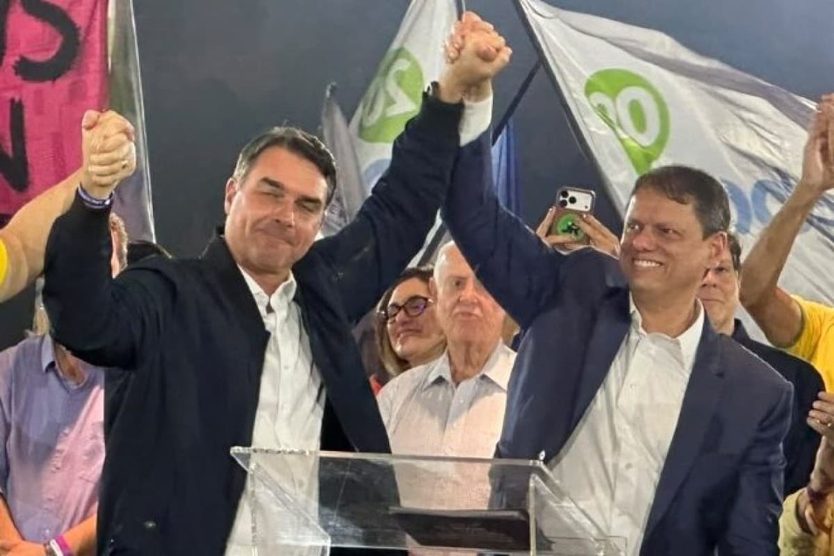Tarcísio amplia distância do bolsonarismo e começa a construir espaço próprio de olho em 2030
