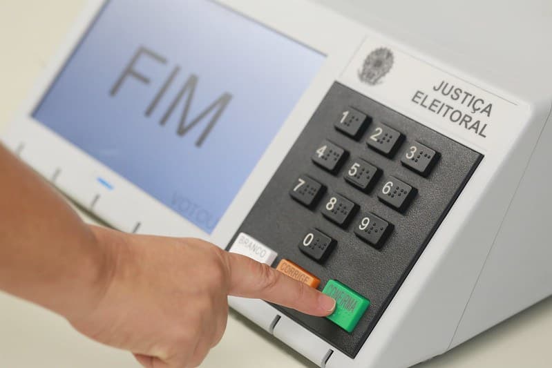 Empresários, advogados e engenheiros estão entre as ocupações mais comuns entre eleitos em 2026