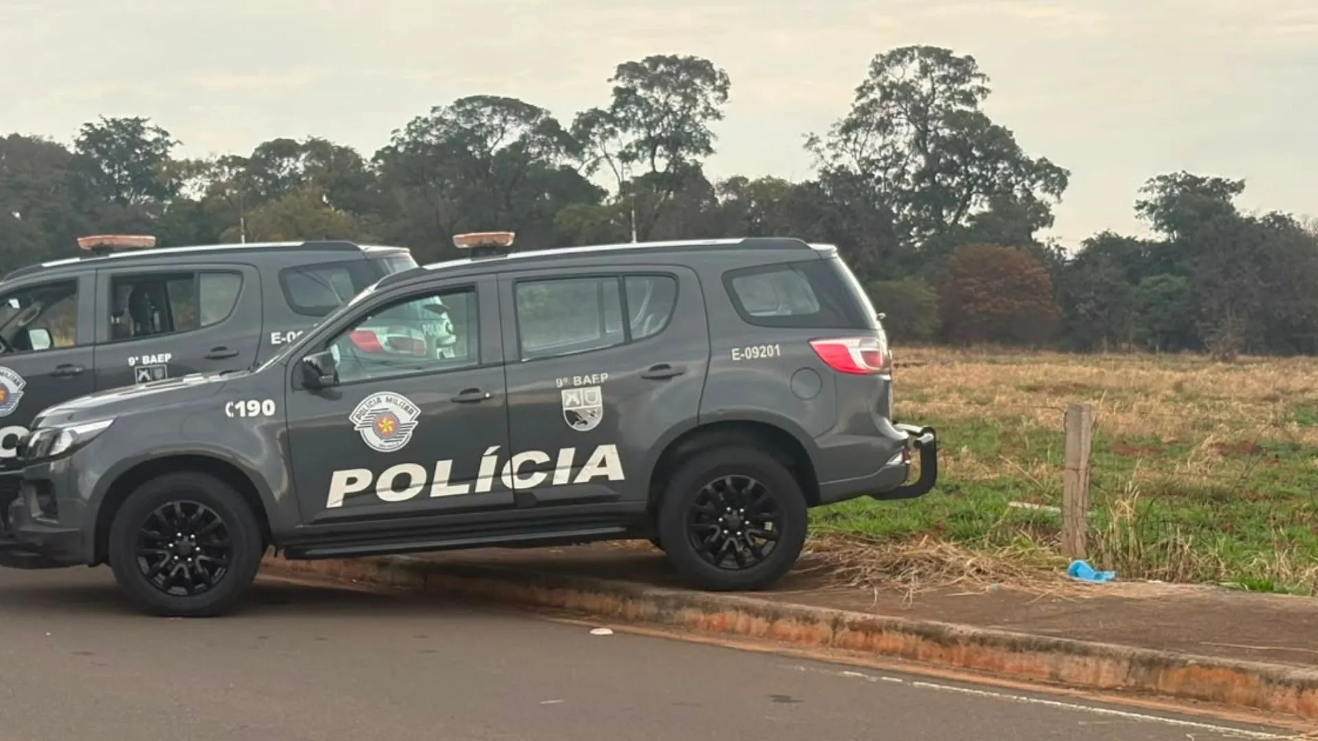 Dois suspeitos morrem em confronto com PMs de folga