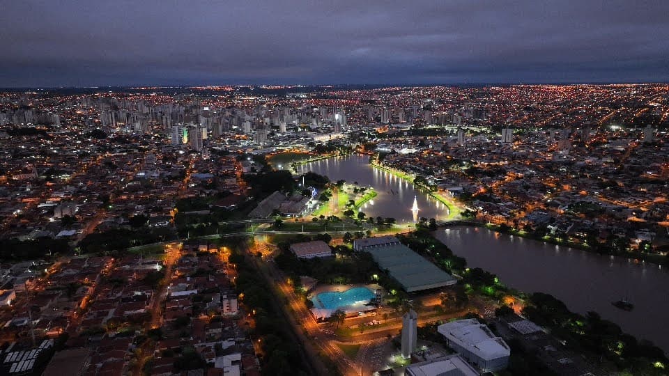 Frente fria causa temporais em Rio Preto
