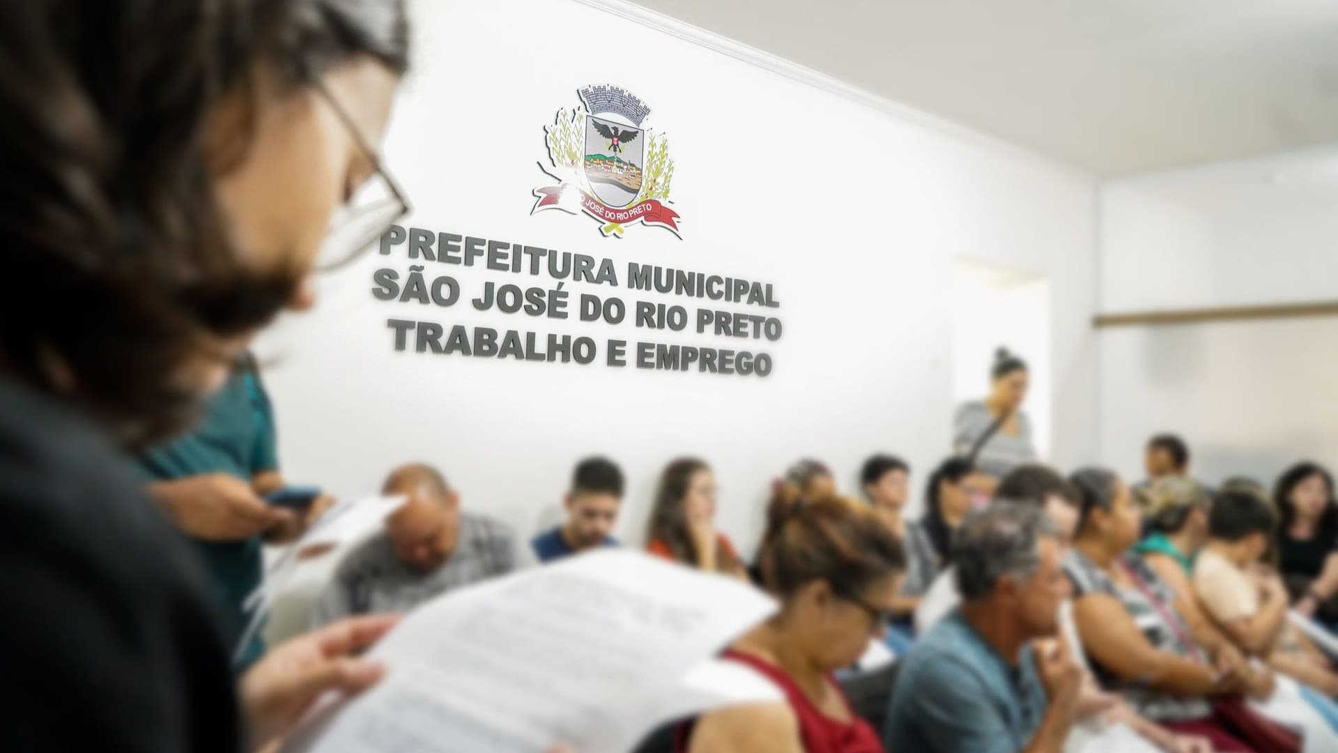 DHL abre 70 vagas para auxiliar de logística