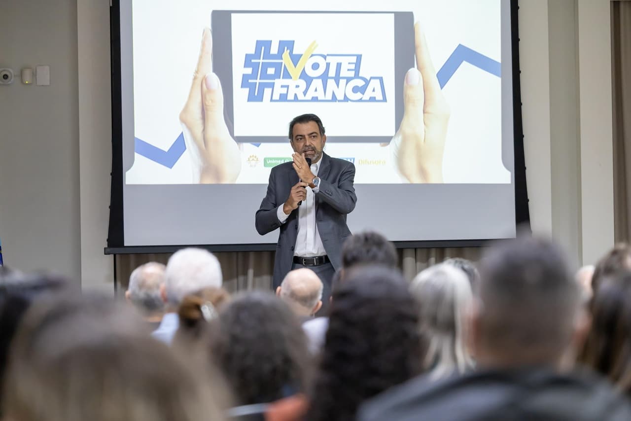 Franca é convocada a votar neste domingo