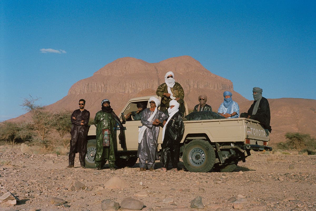 Tuaregues do Mali e Argélia se apresentam em Franca